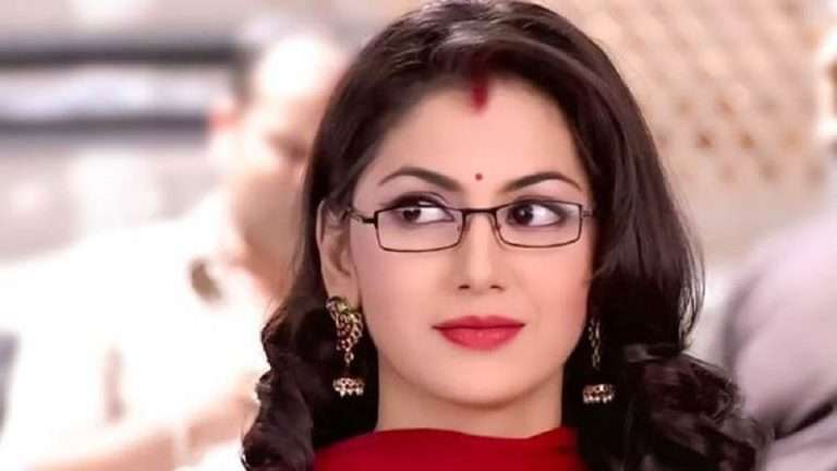 Sriti Jha Biography