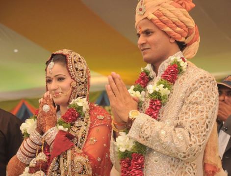 Navneet Kaur and Ravi Rana after marriage