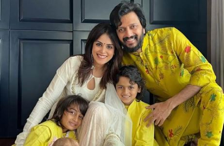 Riteish Deshmukh With Family