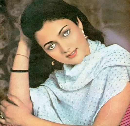 Mandakini-Bollywood Stars Who Scarified Career For Love