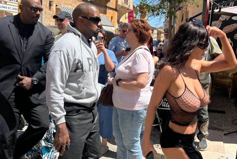 Bianca Censori Net Top Without Bra Raised The Heat Again holding Ice Cream in Hand 1 Bianca Censori Net top without Bra Raised the heat again holding Ice Cream in Hand