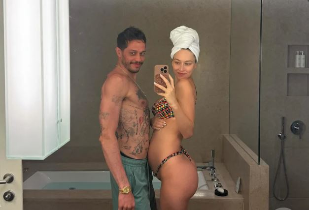 Elsie Hewitt and Pete Davidson's Pregnancy Journey Spotted on the Beach