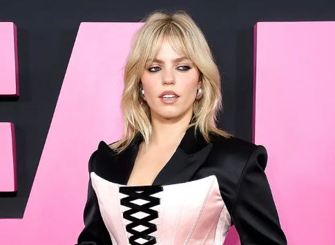 Renee Rapp biography of a small town girl to becoming Hollywood star